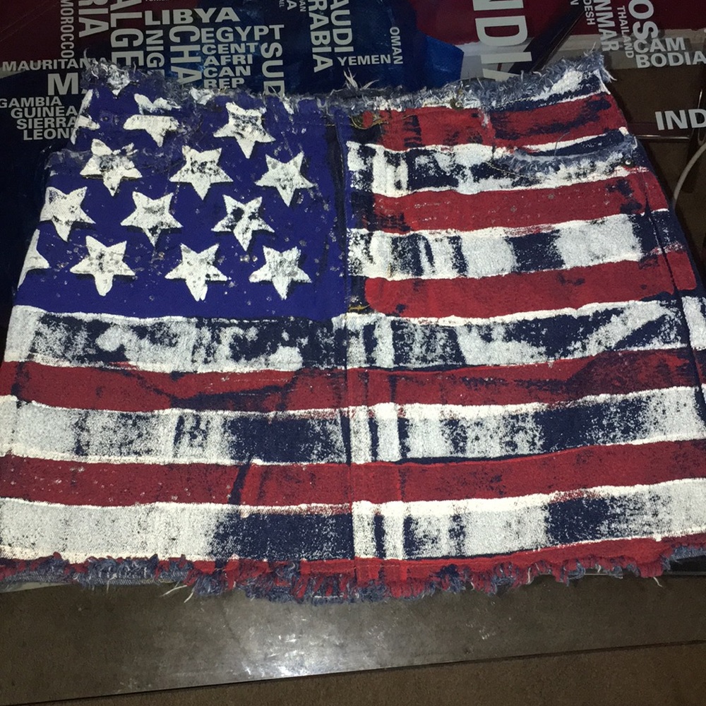 American Apparel Skirt 🇱🇷